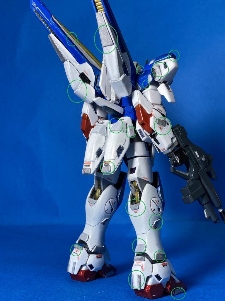 背面。主張が激しすぎないよう塩梅が難しいですね。