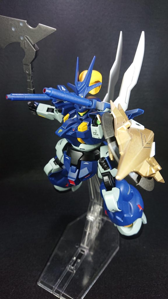 両腕と武装は他のミキシング用にいただきました残りのパーツをどうにか使えないかと考え、まずは両腕をライトニングに変更し接近戦用の武装を持たせましたデカールの都合でジオン軍に入隊してもらいました