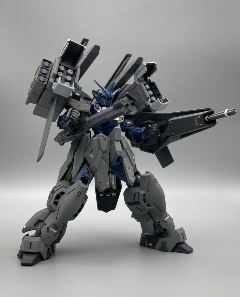 これにて撮影終了!途中、肩が抜け落ちたり脚が外れたりしましたが懸命にカメラマンの要望に応えてくれた彼は正にプロのモデルでした✨今回は久しぶりにヘヴィなキットを作りましたが出来上がった時の威圧感が良い感じになってくれて良かったです😊オプションパーツを使ってオリジナルのギミックなんかが自分の思い描いた完成形にビタッとハマった瞬間っていつも楽しいものです☺️✨さて私は今、先月届いたアスクレプオスの箱を目の前にしています。頑張ります。ではでは、最後までご覧頂きありがとうございました😊