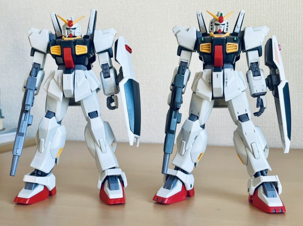 エゥーゴ版にも載せたパチ組みとの比較画像ですが、参考用にこちらでも。改修のレシピ的には、エゥーゴ版ティターンズ版共に変わりありません。あえて言うなら、顔つきはティターンズ版の方が、フェイスパーツの削り込みや付け位置の違いで若干鋭いかも。