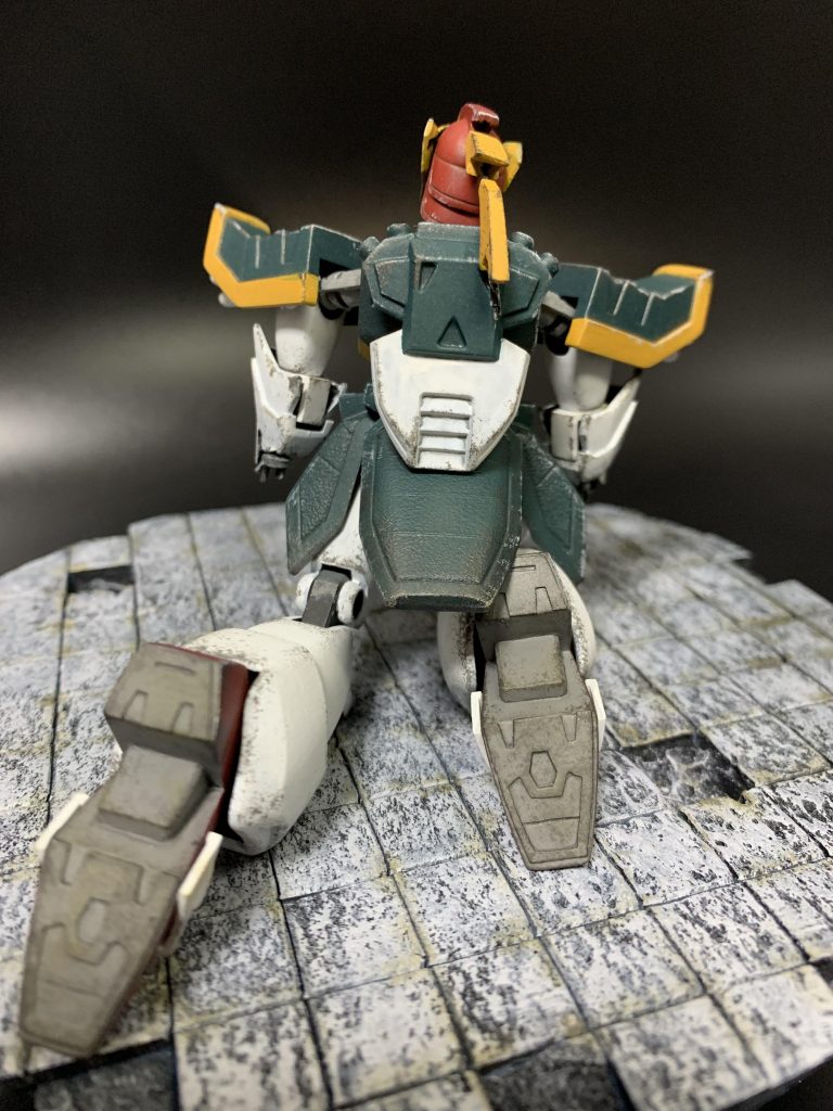 ドラゴンガンダムもさらに汚し追加。敗れた後なので、徹底的にボロボロに。