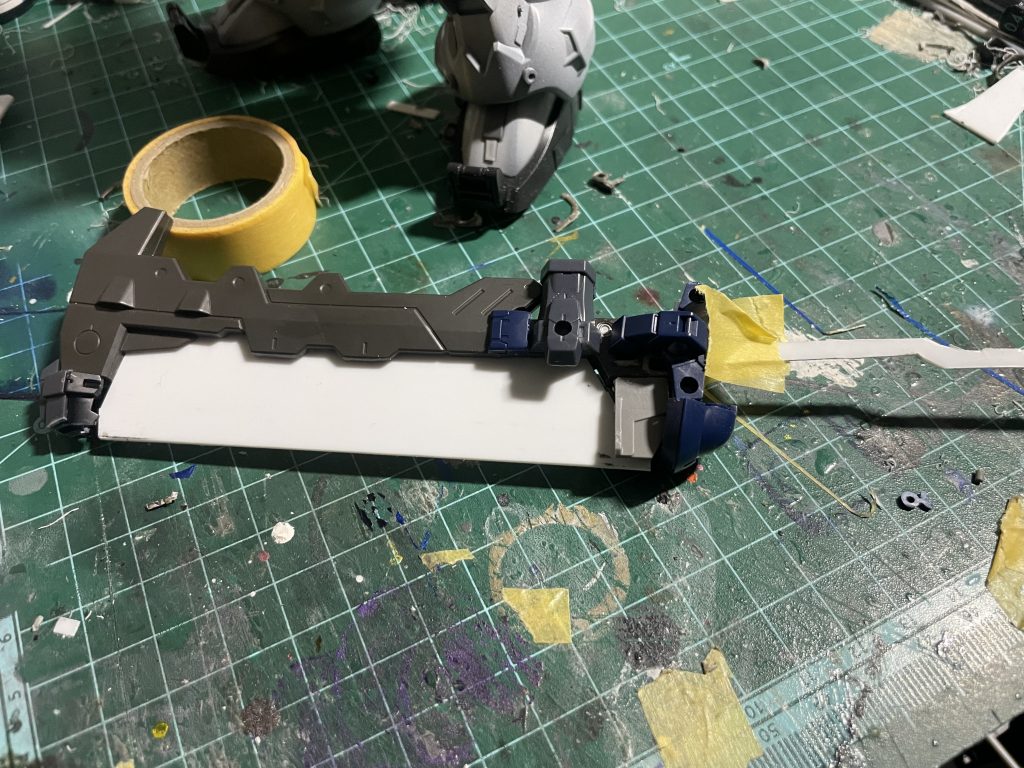 大型ヒートソードアスタロトオリジンのハンマーにプラ板と30mmで飾り付けしました素材として優秀で助かります30mm