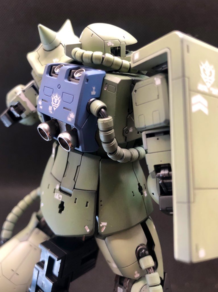 スミ入れの後にデカールを貼って、艶消しでトップコート。