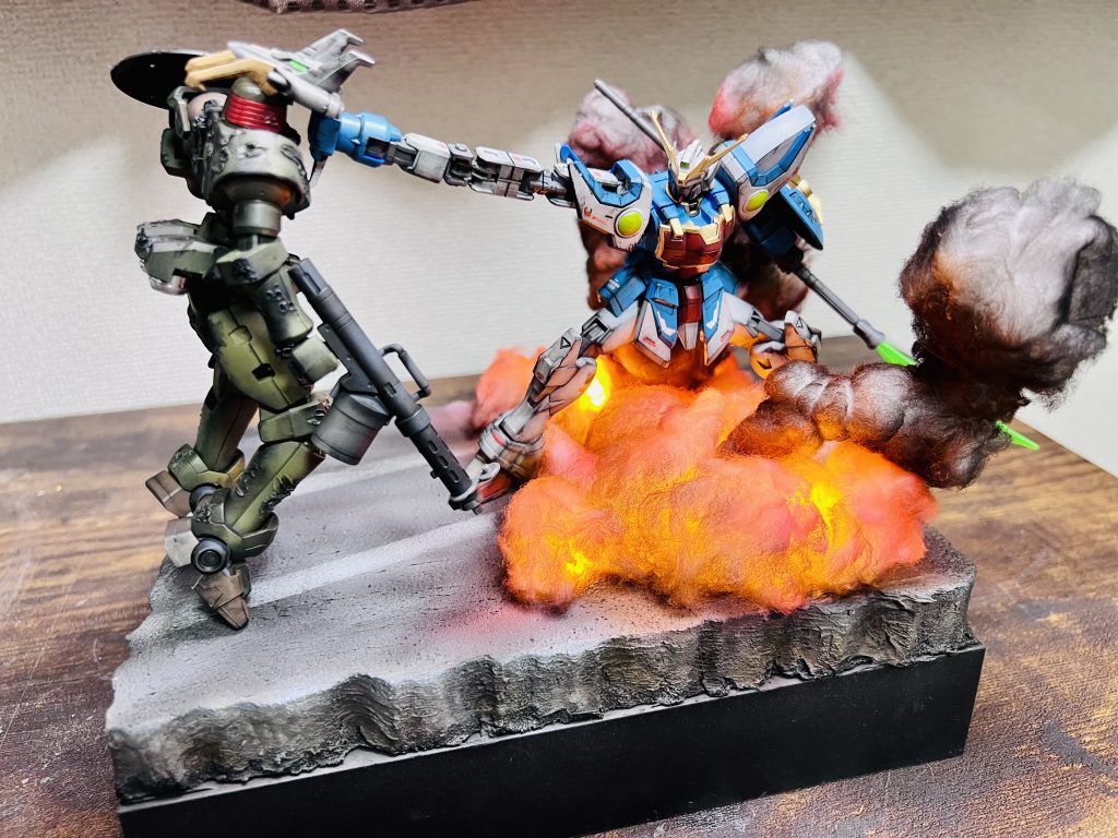 HGAC 新機動戦記ガンダムW シェンロンガンダム VSリーオーセット ウェザリング塗装済み完成品–3枚目/制作者：H4co Y