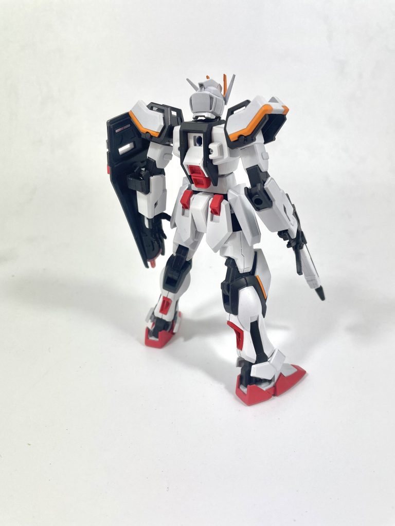 カラーリングはオオトリストライカーと合わせることを意識した配色で塗装してみました。