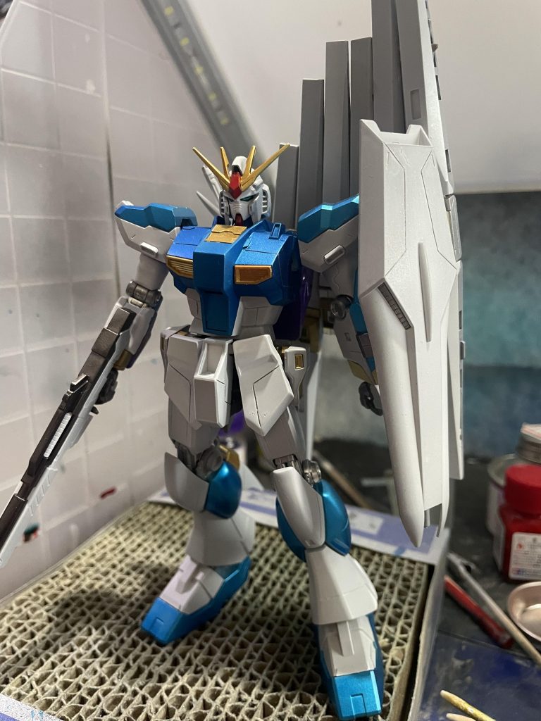 デカール貼り前の写真。HGでもデカールを貼るとそれなりに雰囲気が変わるモノですね。