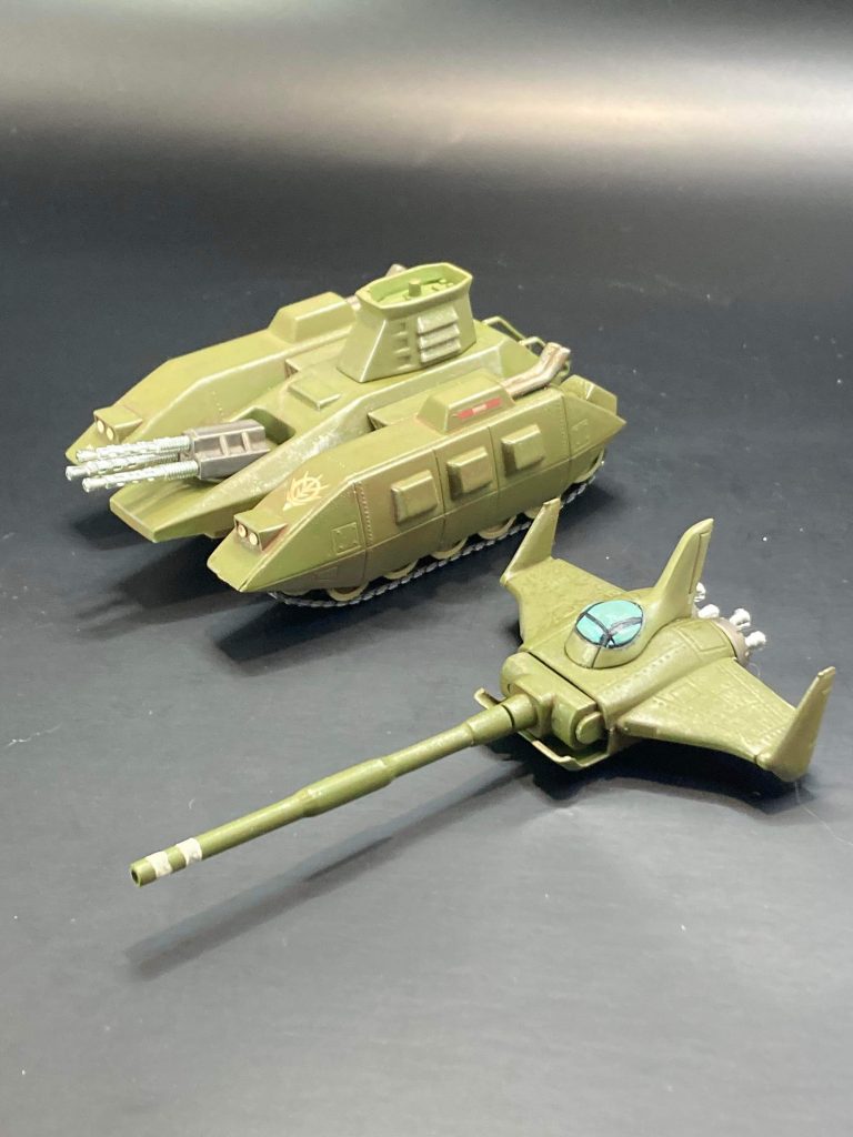 マゼラベースとマゼラトップの内部にマグネットを仕込んで分離合体出来る様にしました。