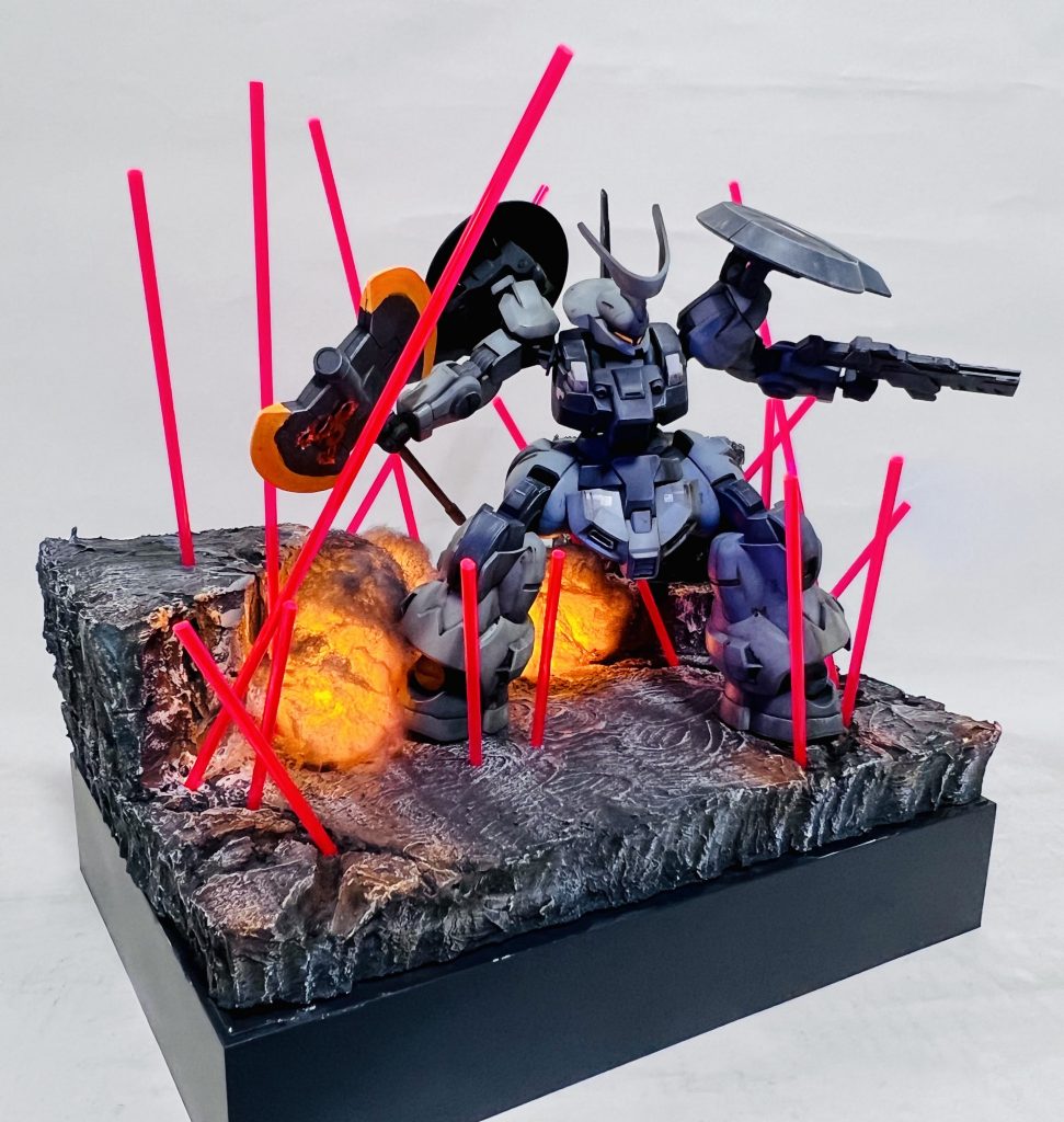 機動戦士ガンダム 水星の魔女 HG 1/144 ディランザ ラウダ専用機 ウェザリング塗装済み完成品LED台座付き–3枚目/制作者：H4co Y