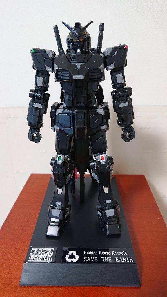 ステッカーを製作したので画像を追加します(^^)今回もエコプラという事で♻️マークとSAVE  THE  EARTH Reduce  Reuse  Recycleを台座に貼りました。本体はカッコ良すぎたのでそのままですf(^^;(笑)