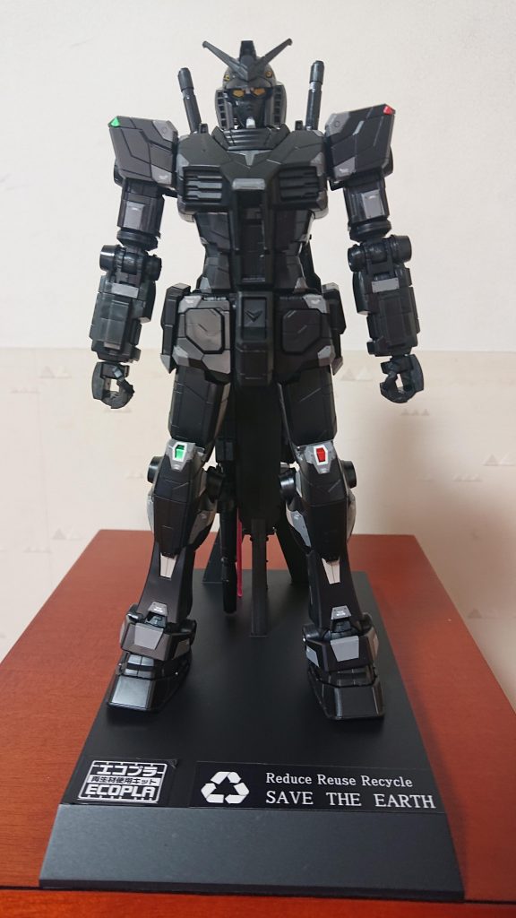 その後、台座のみつや消しトップコート吹きました。(^^ゞ