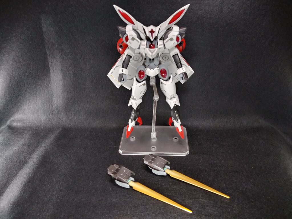 サーベル的なのはゴールドに染めてみました