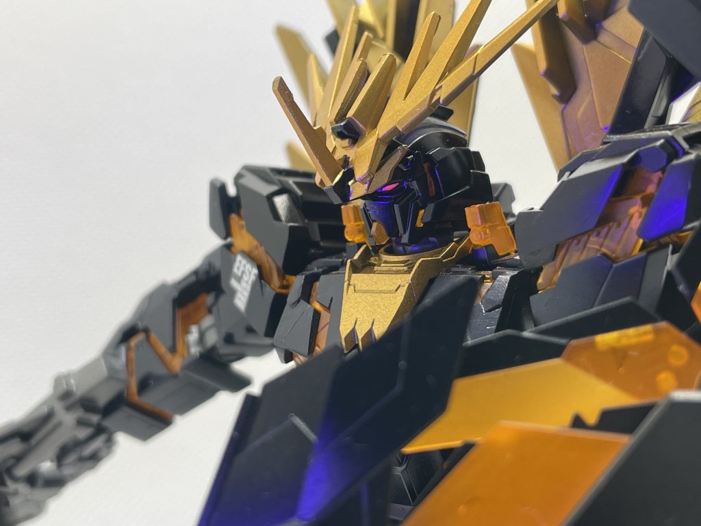 基礎力向上の為に古めのバンシィ・ノルンを制作しましたが、感想としてはHGのユニコーン系にトラウマが出来る程苦戦しました笑。全体的にパーツが少し揺るく感じたのと機体色のせいかあまり達成感がイマイチ…。プリズムブルーブラックの攪拌が甘かったのか塗料の性能を活かせなったのでプリズムブルーはリベンジ予定です