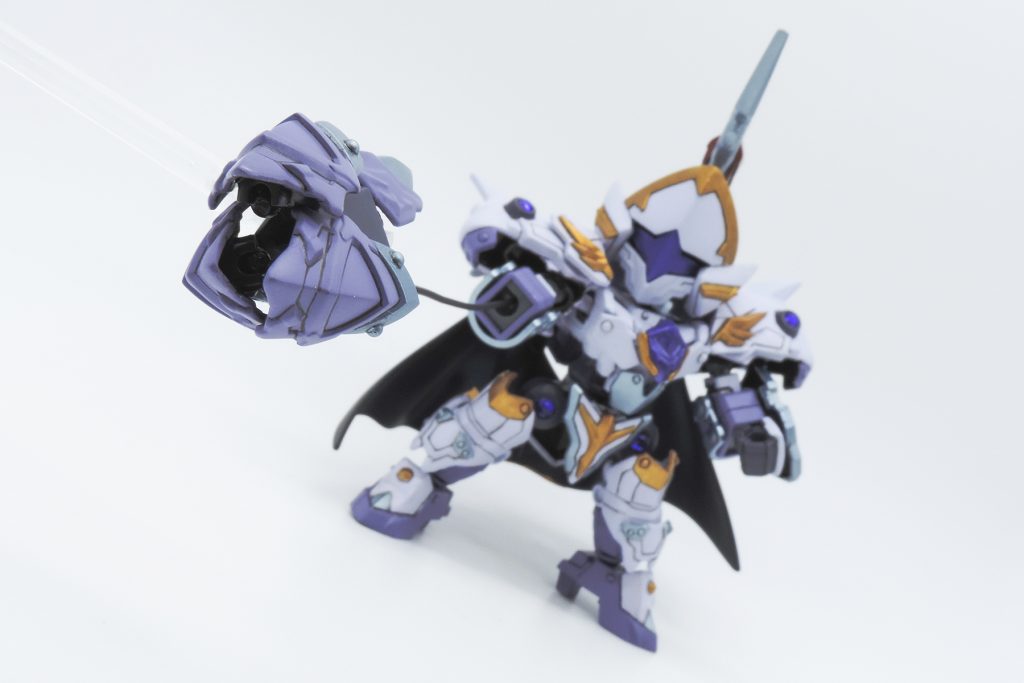 OPをよく見ると右腕の謎武器は、ベギルベウのように有線で遠隔操作してるっぽかったので、ワイヤーで接続できるように。