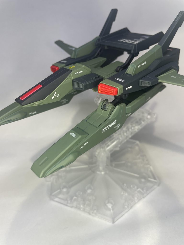 Gディフェンサーのカラーリングもバーザムに合わせてグリーンを主に全塗装。