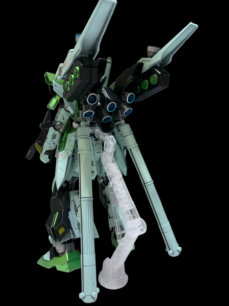 νガンダム量産型–4枚目/制作者：たちばな