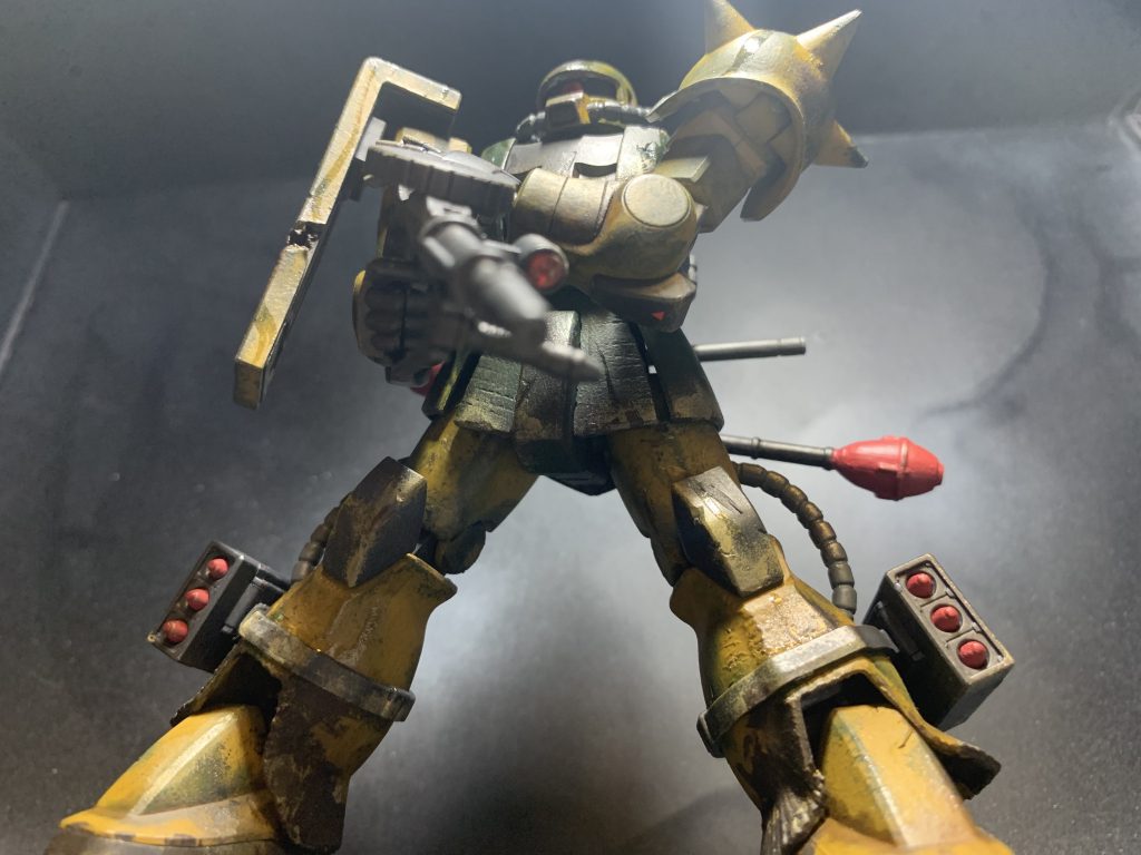 もう1枚同じ様なアングルでとって見ました。歩兵達にとってザクがどれだけ怖いかって感じでいいですね。このアングルはこれからも撮って行きそうです。