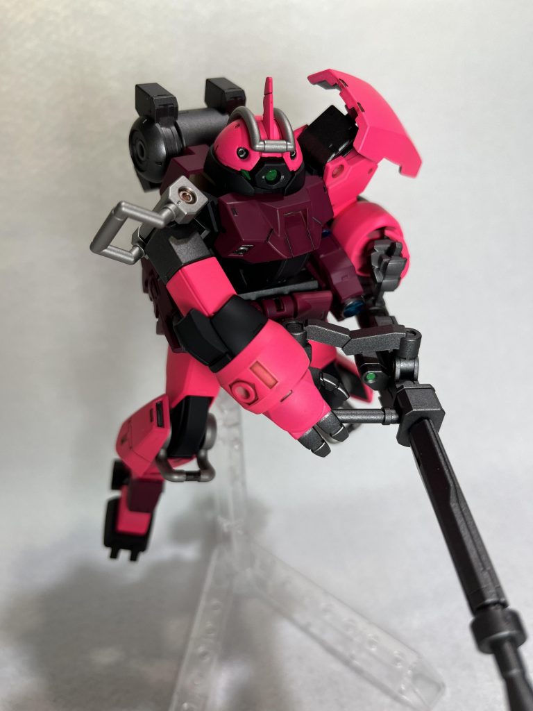 大型ビームライフルを左に持ち替えてます。その理由とは？↓↓↓