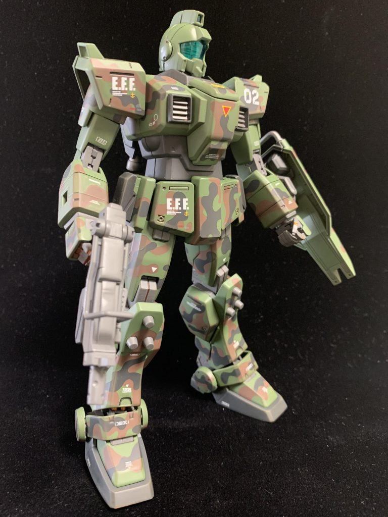 墨入れはコピックライナーの茶と黒をところどころ微調整しながら入れました。