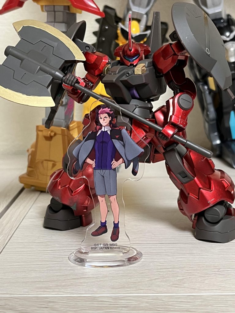 一番くじのグエル先輩とツーショット