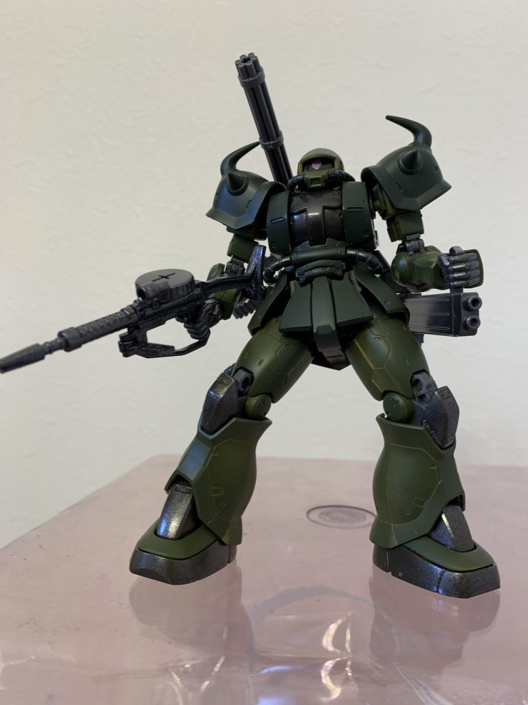 たった一機中近距離で厄介な武装の06がいやがるのさ。この重力戦線で09や07のカスタムタイプなら話はわかるが、06、それもたったの1機に手こずるとは、指揮官に問題があるか、あるいは本当にこの戦車長が下手くそなのかと、腹のなかに押し込み肝に銘じます!とカラ元気を口にした。がその新兵はその15時間後乱れたモニターの中に浮かぶ2本角の悪魔をみる