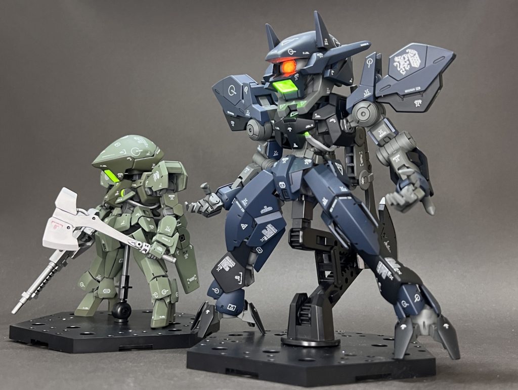 ひとつ前のグレイズとの比較ですSDとしてはかなり大きめですご容赦ください