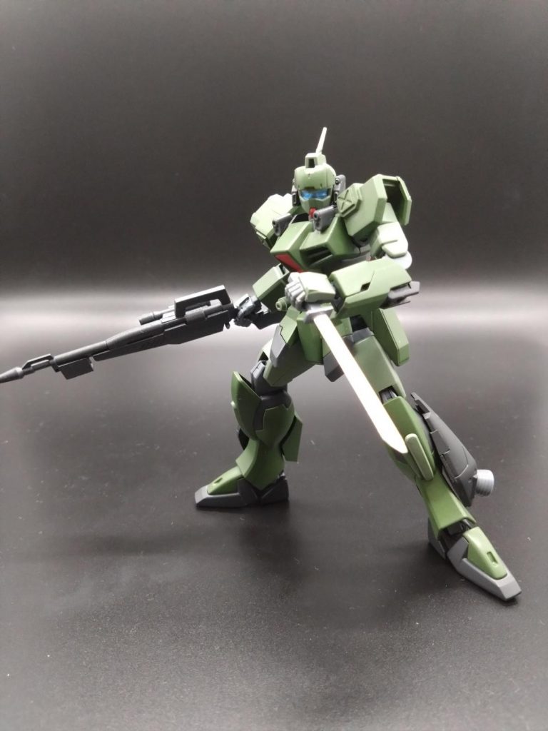 銃剣は取り外し可能で接近戦に対応してます。