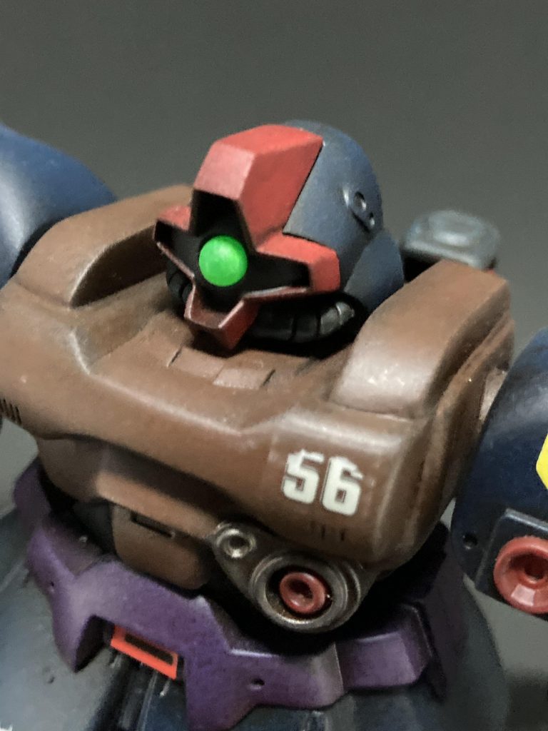 上から顔アップ