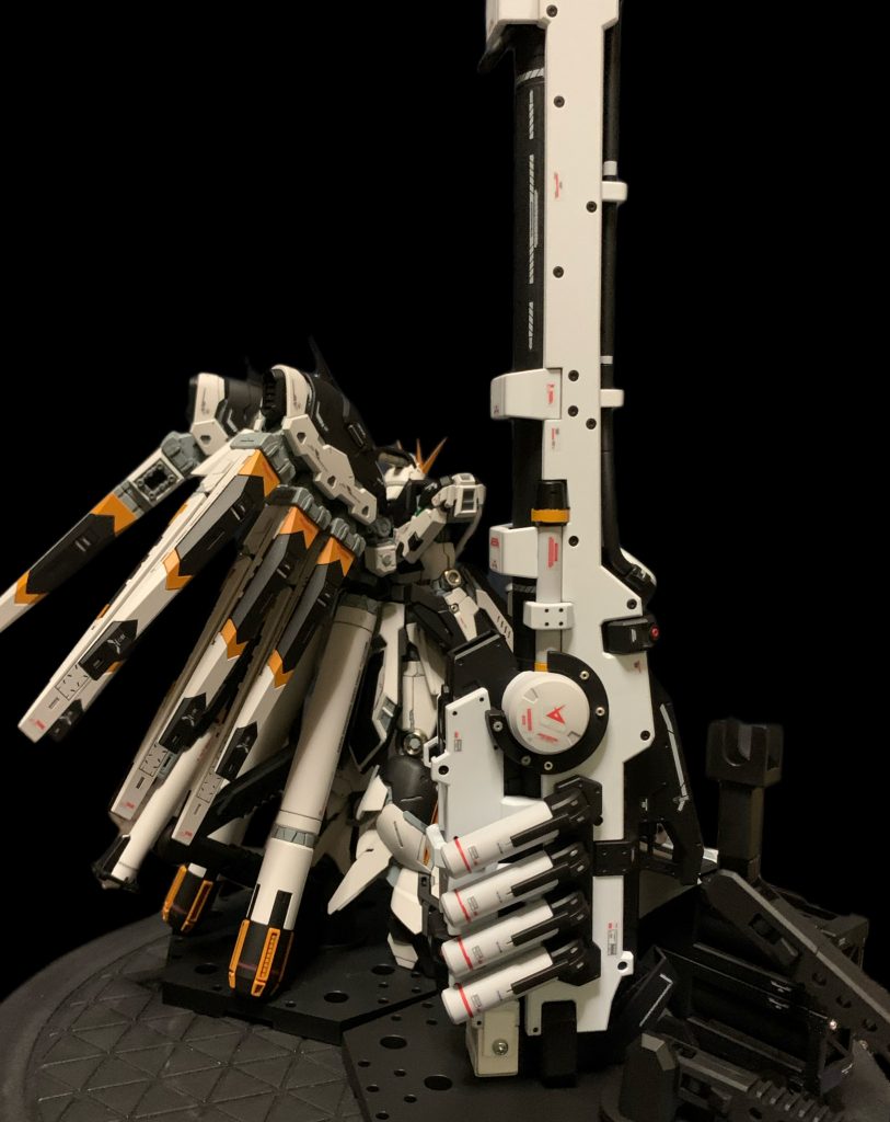 RG Hiνガンダム(νガンダムカラー) + ハイパーメガバズーカランチャー–8枚目/制作者:ミヤさん
