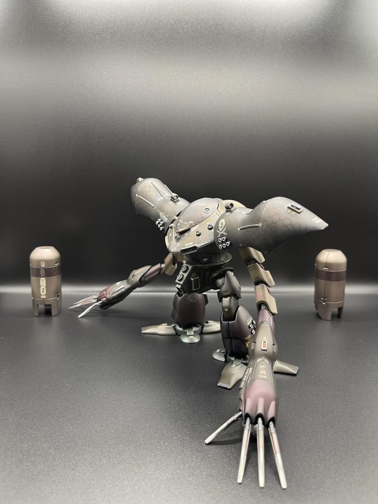 武器装備品を外すと大分シンプルな印象。