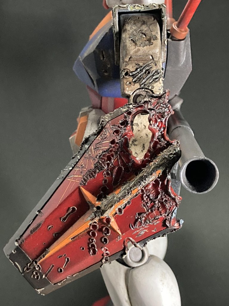 シールドのダメージ🛡ザクマシンガンやバズーカを防ぎまくって派手に壊れたイメージで💥