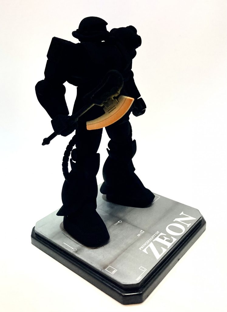 一年戦争初期、単艦航行中の地球連邦軍所属の戦艦が突然ブリッジのみを攻撃される事態が発生した。基本的にブリッジで指揮を取る艦長以下主要運航クルーらを排除することで、戦艦の攻撃力を落とすことが目的とみなされた。