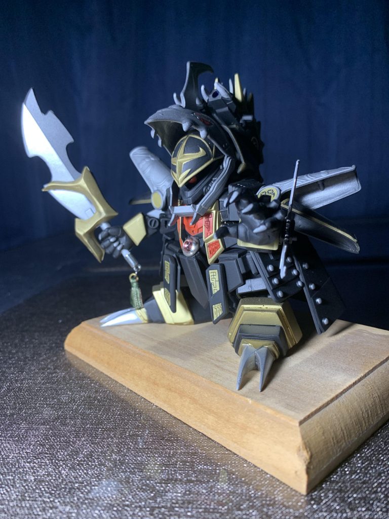 剣もプラ板で自作しています。曲面が多い造形はやはり粗がでますね…。精進します。