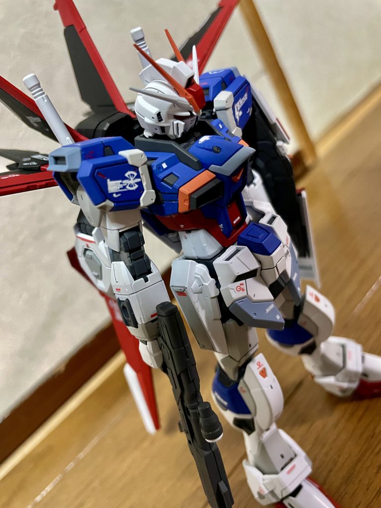 ほぼ説明書のカラーリング通りに作りました。