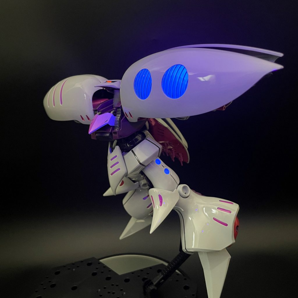 青の蛍光塗料は発色が良いですね。透明感のある青になってます。