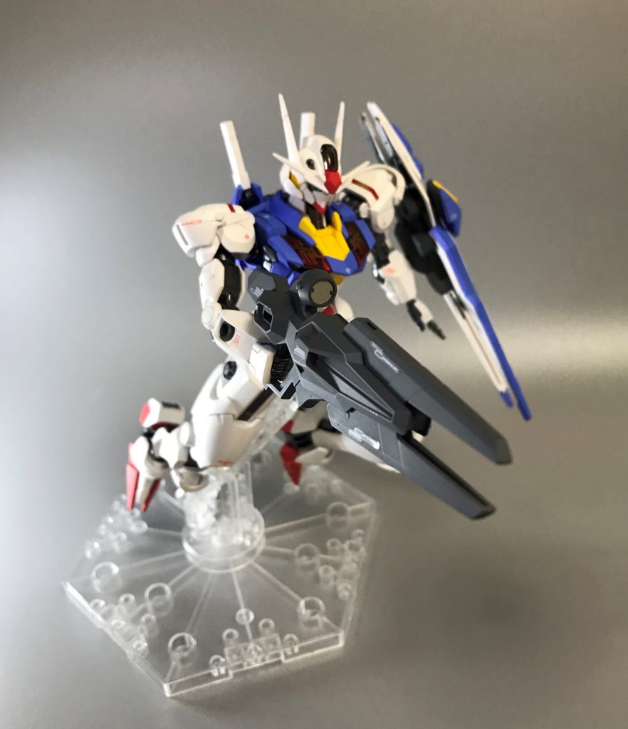 ビームライフルやガンビットは銃口がないデザインで不思議。ガンビットと組合わせてパワーアップ?するようです。