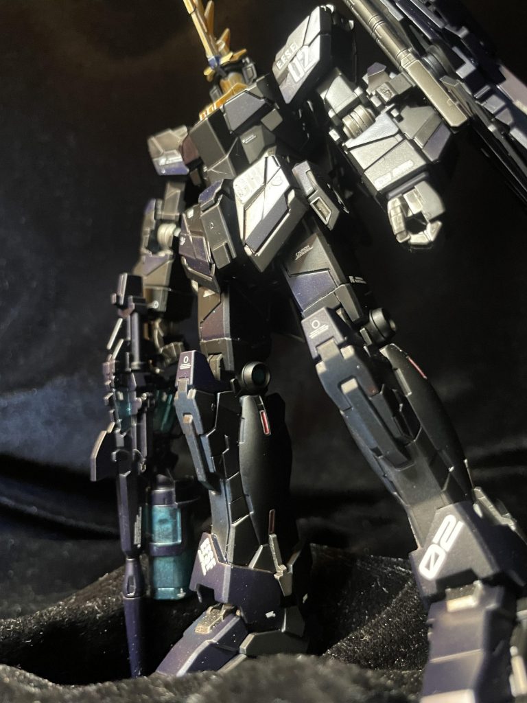 ディープメタリックブルー部分、おわかりいただけるでしょうか…。