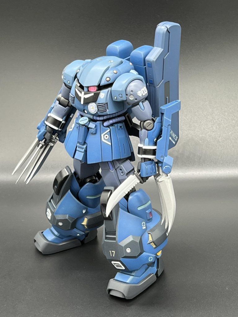 足のパーツはディランザから。中をくり抜いて綺麗に被せることに成功。