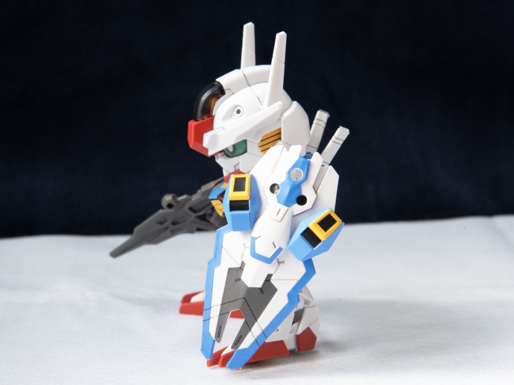 横顔もイケメン。元々瞳がないキットなので、どういった瞳にするか考えるのに一番時間を使ったかも。