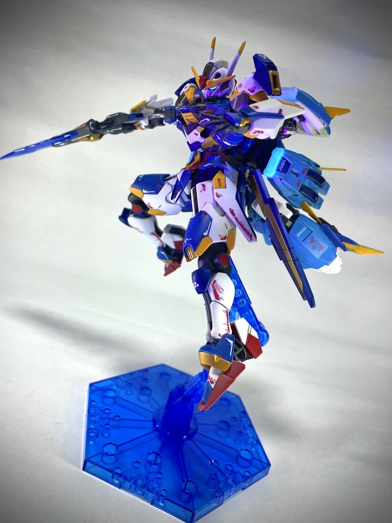 アクションベースは爽やかなクリアブルーのものが欲しかったので透明のアクションベースをクリアブルーのスプレーで塗装しました。エアリアルにめちゃくちゃ似合いますね。