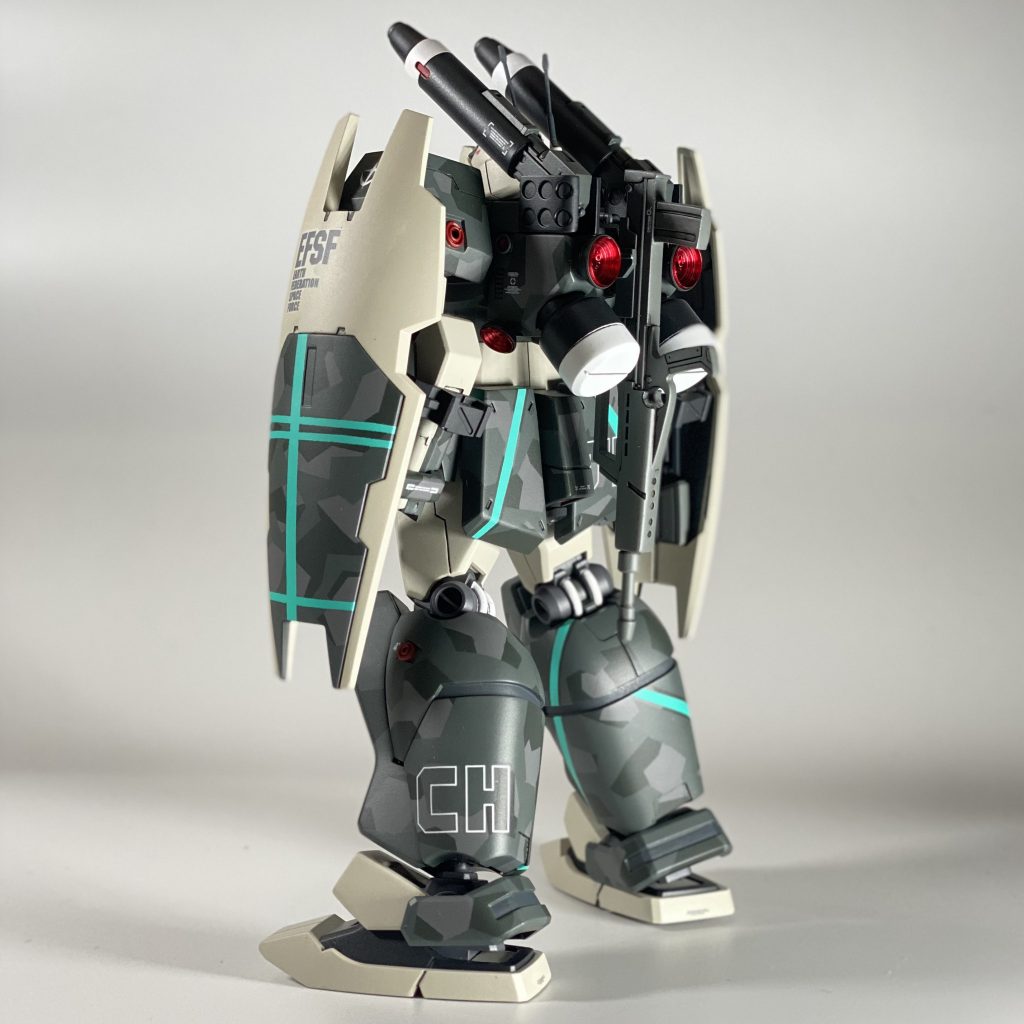 迷彩だけだと寂しかったのでライン入れてみました。