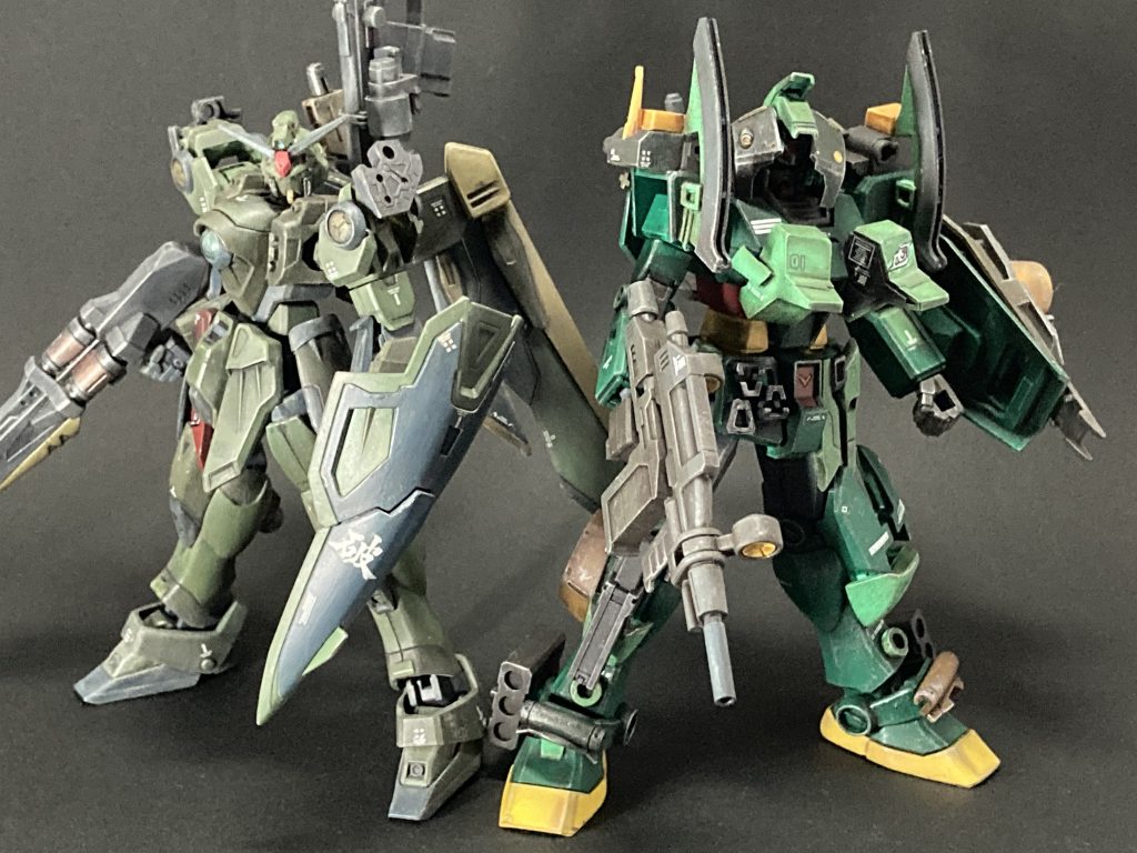 隊長機のエネミーサーチャーとツーショット📸