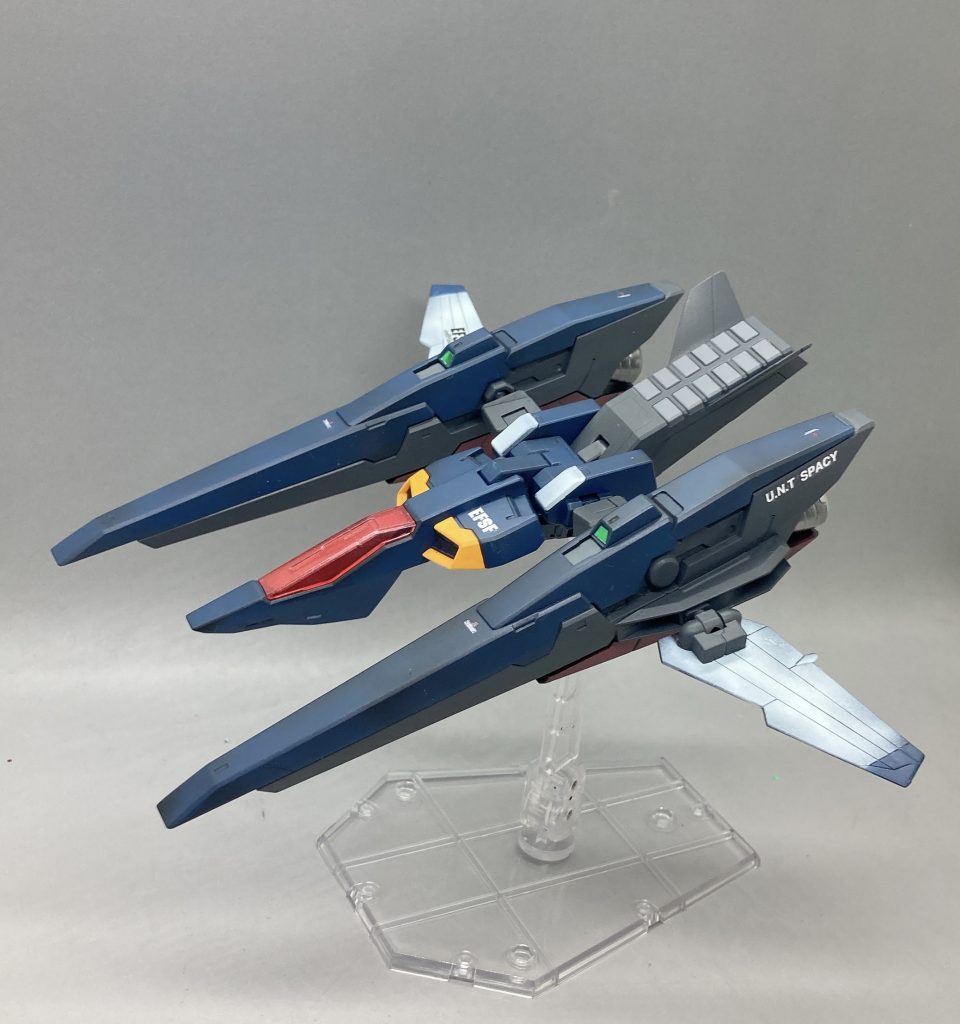 支援戦闘機兼バックウェポンシステムハルートの背負いものを小加工してます。