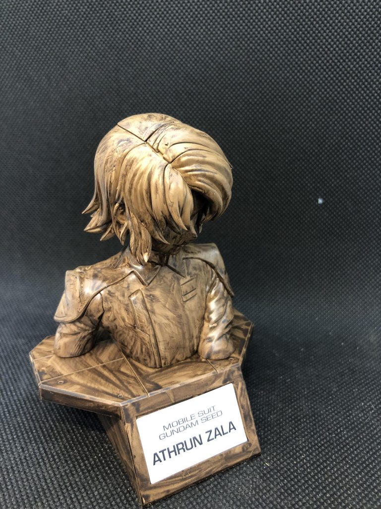 フィギュアライズバスト アスラン・ザラ(木目調塗装)–3枚目/制作者：ジジさん