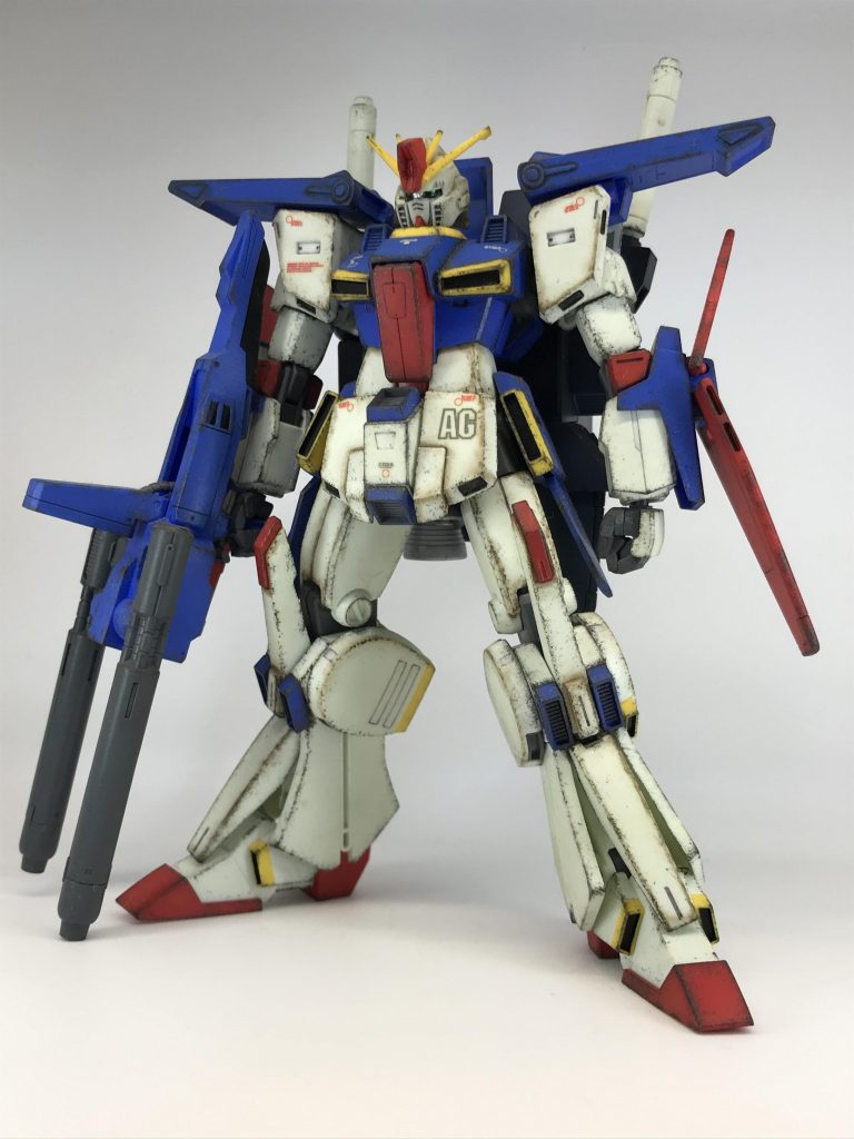 相変わらず合わせ目消しすらしない横着ぶり…色が足りない部分は付属のシールか、マーカーでちゃちゃっと塗っちゃいましょう成形色との多少の色の違いはつや消しと汚しで誤魔化せます（笑）つや消しスプレーもバラさずそのまま吹いてます