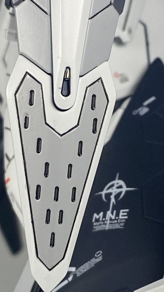 シールドビームキャノンは、銃身が無かったのでメタルノズルにて再現しています。