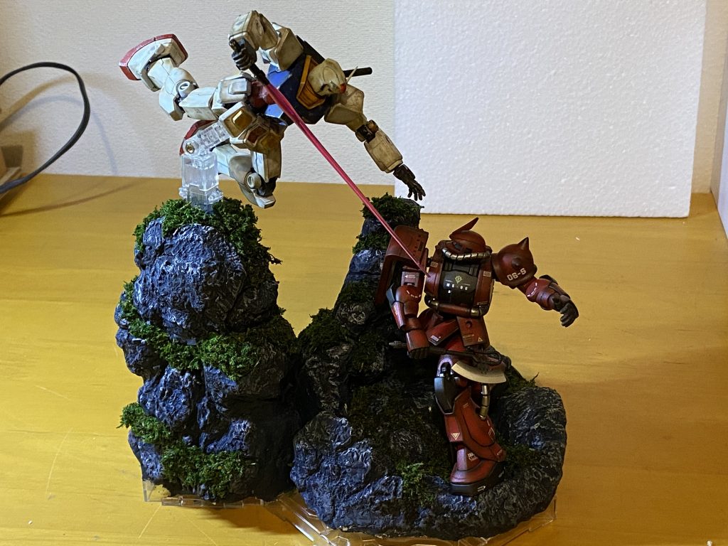 ザクの斧が当たる前にビームサーベル確実に当たる奴!むしろ当たってるヤツ