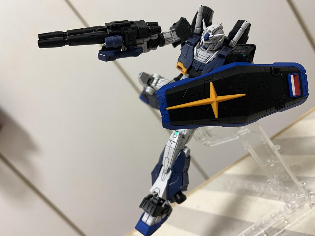 例の如く、シールドの覗き穴はマーカーが届かないので赤残し! これはこれで好きになってきたからヨシ!