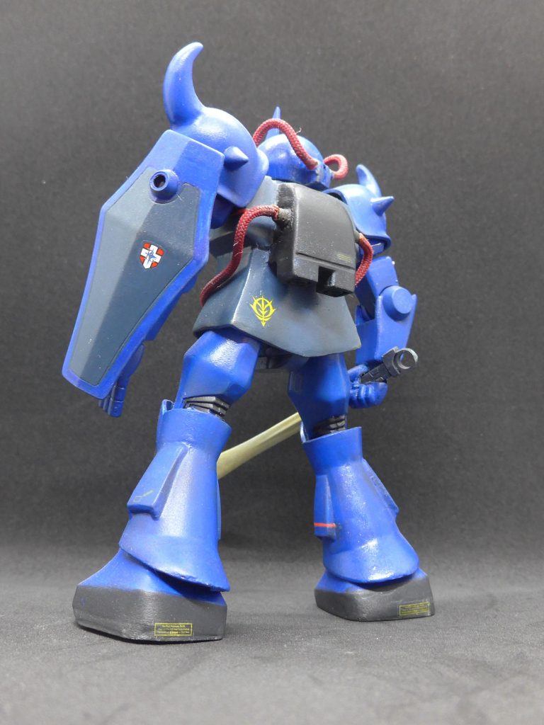 脚部は太もも太くした以外はいじっていません。