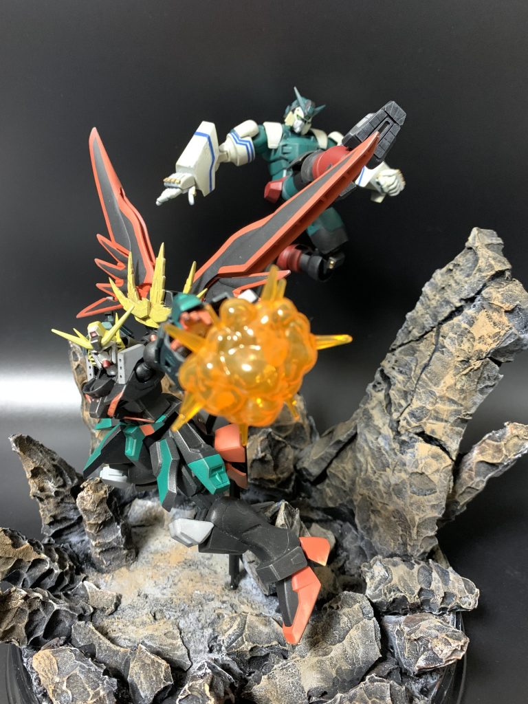 2体ともほぼ固定ポーズにした分、派手なポーズで飾れて個人的に満足しています。ガンダムファン並びにヒロアカファンの方に共感してもらえれば幸いです。