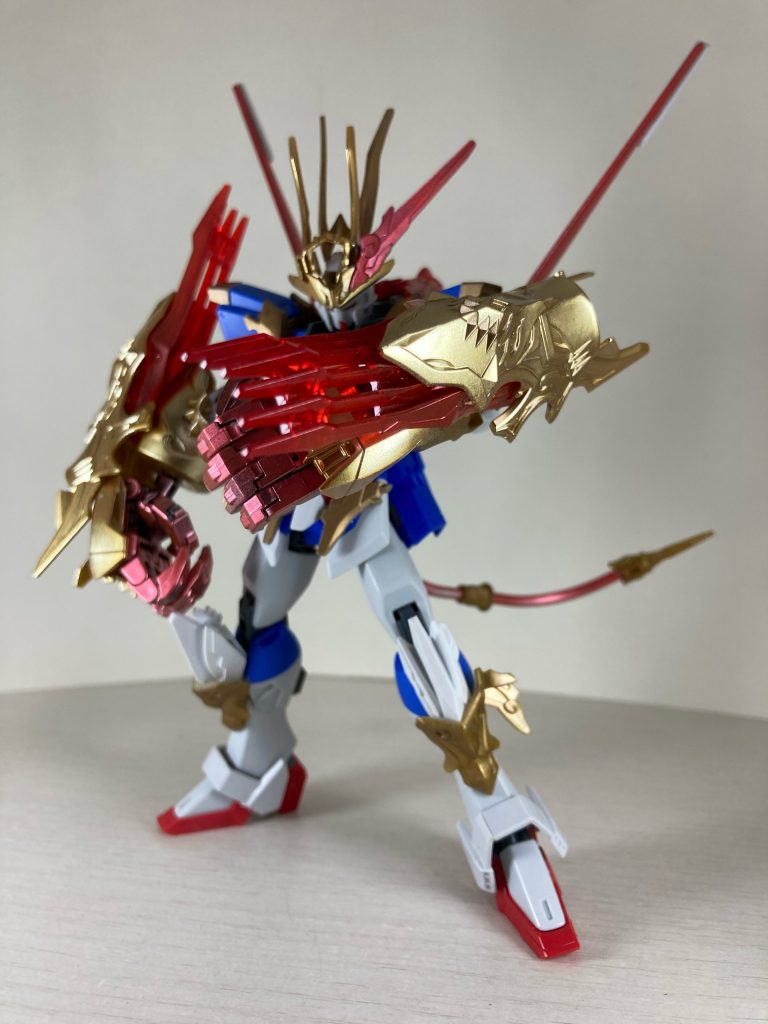 紅蓮轟爪展開形態。爪は伸ばしたり飛ばしたり多彩な攻撃が可能。